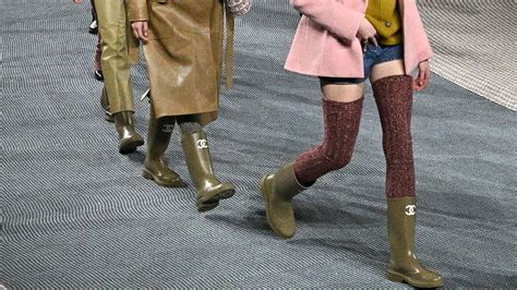 Las botas de lluvia son el nuevo bolso de Chanel.